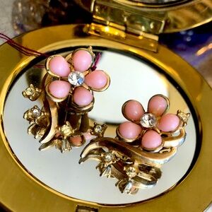 VINTAGE Pink, Gold and Rhinestone Clip-on Earrings